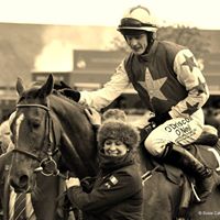Rachel Robins Photo 34