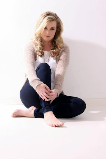 Julia Dodd Photo 10