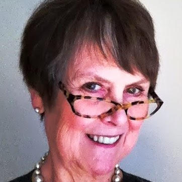 Elizabeth Robb Photo 14