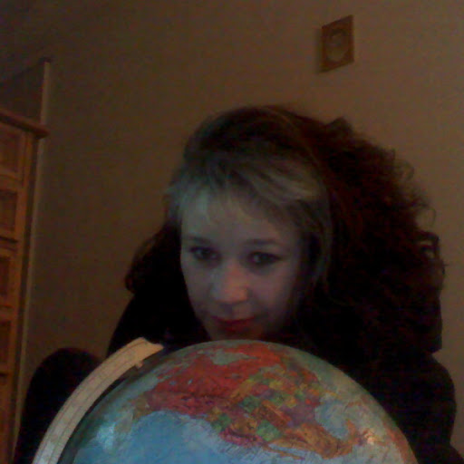 Aimee Robinson Photo 9