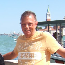 Mark Wall Photo 42