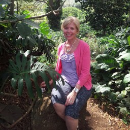 Christine Barnes Photo 32