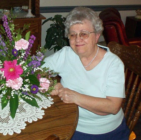 Mary Weaver Photo 21