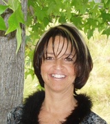 Kelly Harris Photo 3