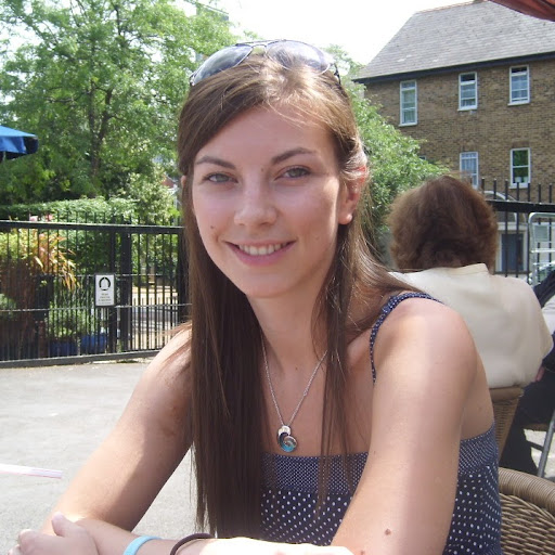 Louise Barrett Photo 25