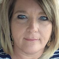 Shellie Edwards Photo 17
