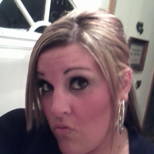 Amanda Phillips Photo 54