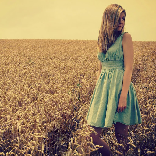 Julia Prince Photo 16