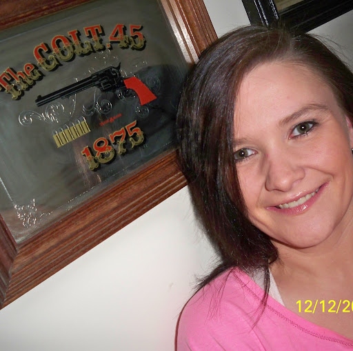 Nikki Campbell Photo 13