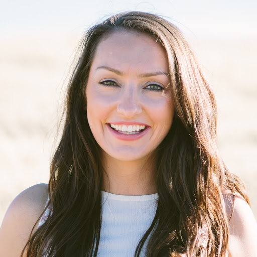Julia Wells Photo 19