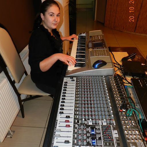 Elena Pavel Photo 15