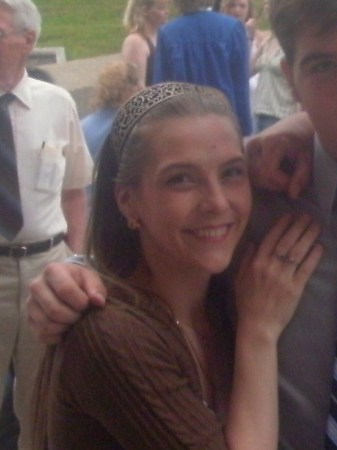 Kelly Thompson Photo 19