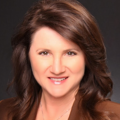 Renee Hall Photo 20