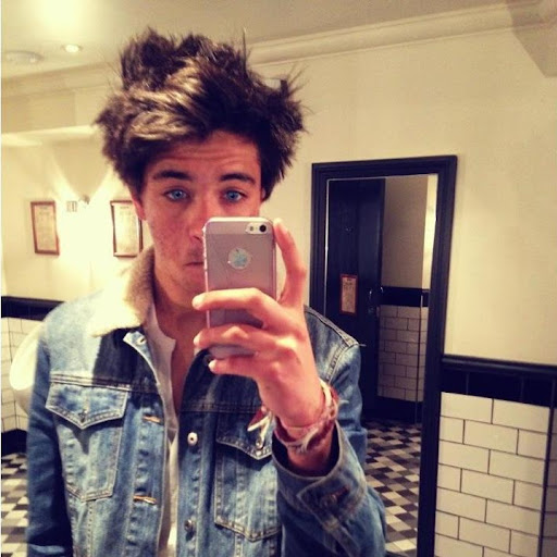 Kyle Sims Photo 12