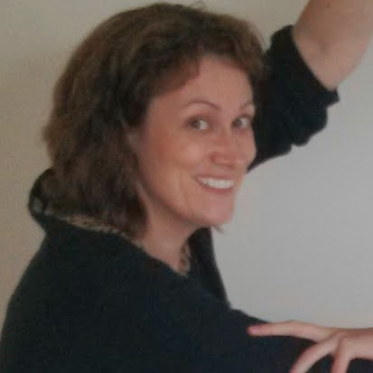 Elizabeth Perry Photo 32