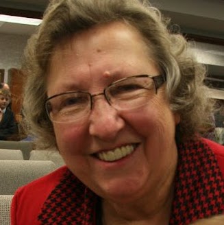 Julia Gibbs Photo 18