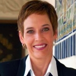 Tracey Hamilton Photo 14