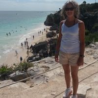 Julia Pesce Photo 6