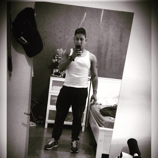 Eduardo Merchan Photo 14