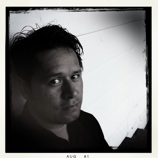 Julian Wells Photo 40