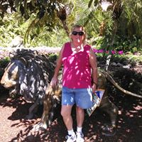 Deborah Hunt Photo 17