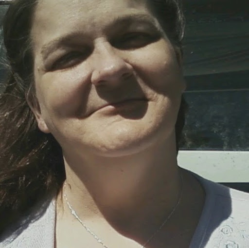 Connie Hardy Photo 2