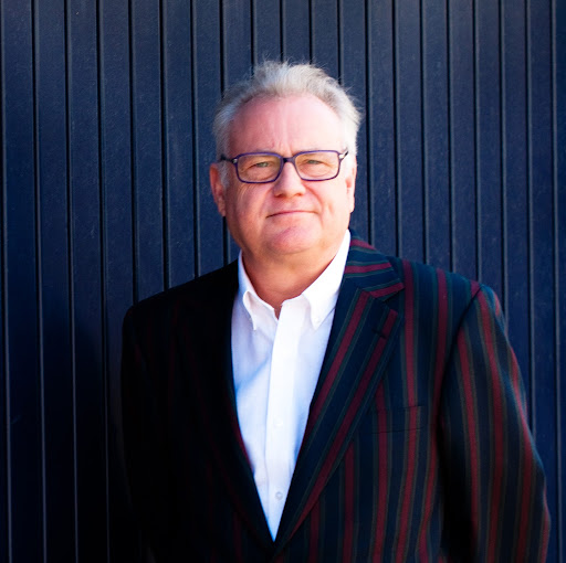 Paul Tracey Photo 36