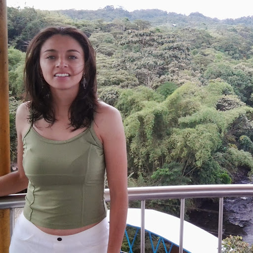 Joanna Calderon Photo 7
