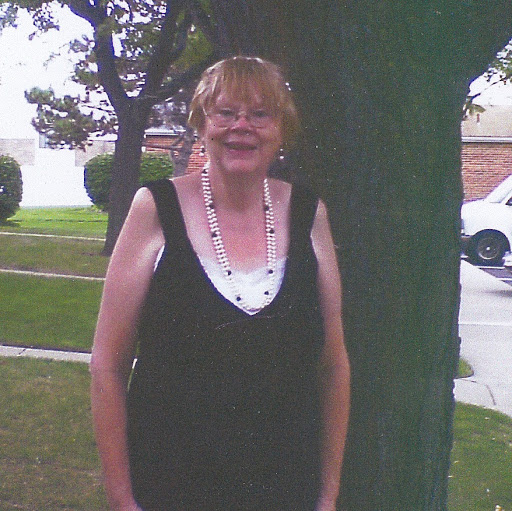 Ruth Moss Photo 15