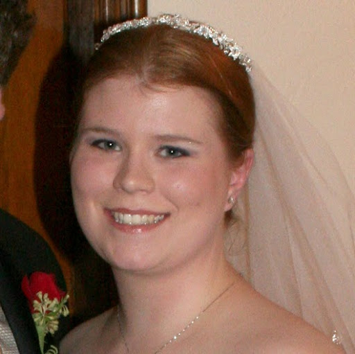 Kelly Reynolds Photo 13