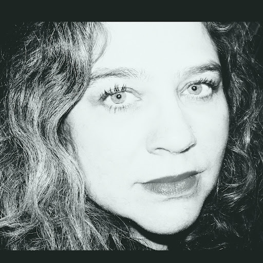 Lisa Locke Photo 19