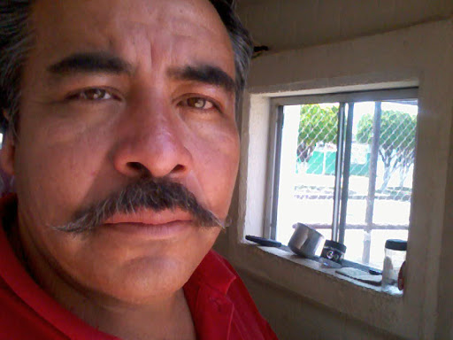 Miguel Calderon Photo 26