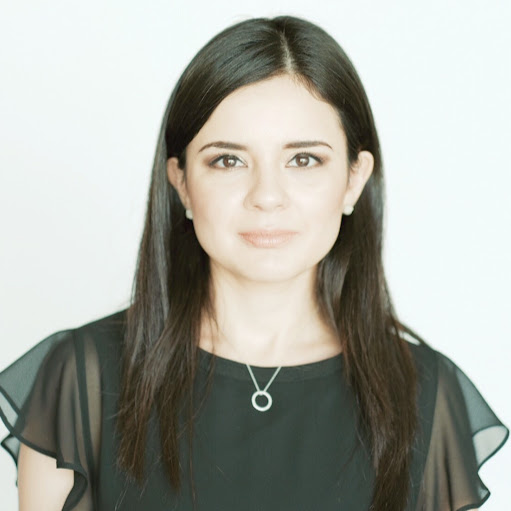 Luisana Rocha Photo 3