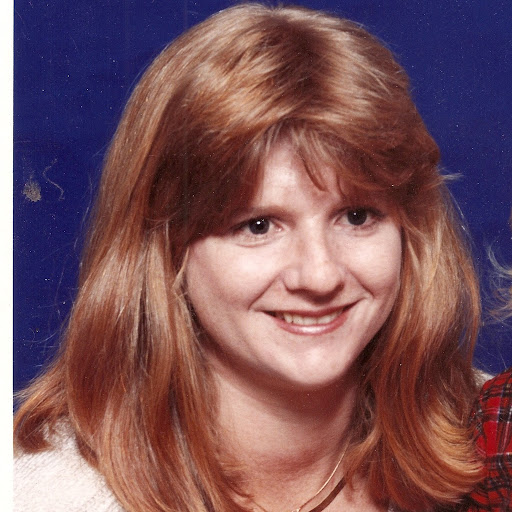 Connie Hardy Photo 5