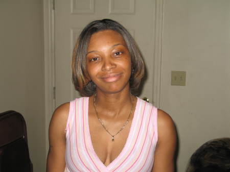 Angela Hill Photo 49