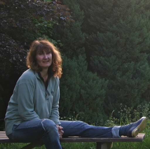 Anne Mercer Photo 24