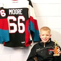 Liz Moore Photo 17