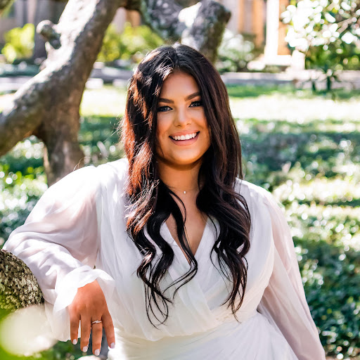 Nina Wilson Photo 32