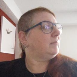 Ruth Arnold Photo 23