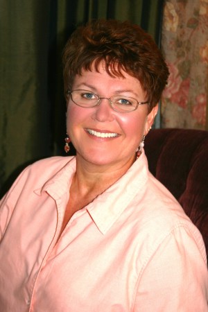 Renee Miller Photo 35