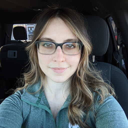 Elizabeth Hacker Photo 15