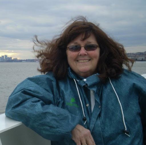 Kate Moore Photo 30