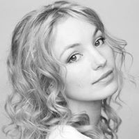 Emily Riley Photo 24