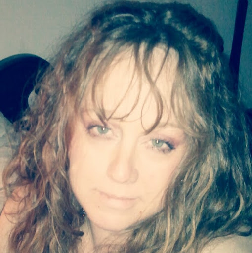 Vicky Jones Photo 29