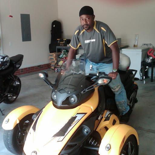 Michael Singleton Photo 33