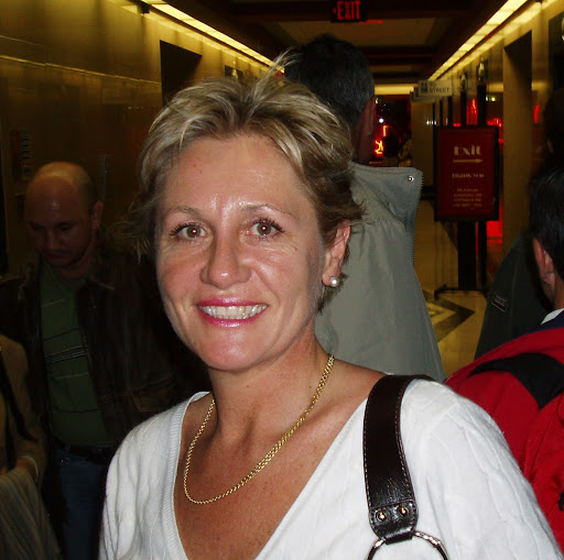 Julie Rogers Photo 45