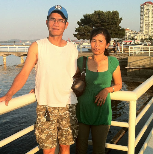 Tong Lee Photo 35