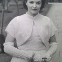 Mollie Mills Photo 10