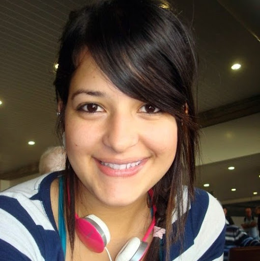 Laura Teran Photo 9