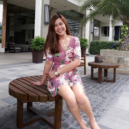 Jennifer Tan Photo 47